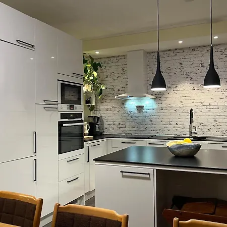Cozy Terrace House With 3 Bedrooms And Parking * Tromsø