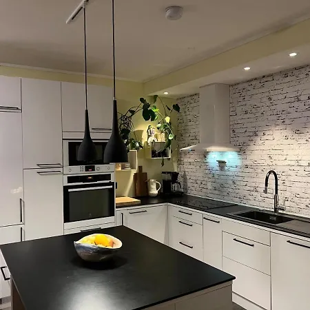 Cozy Terrace House With 3 Bedrooms And Parking Apartment