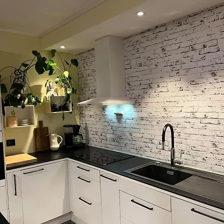 Apartment Cozy Terrace House With 3 Bedrooms And Parking *