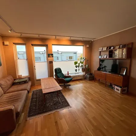 Cozy Terrace House With 3 Bedrooms And Parking Apartment
