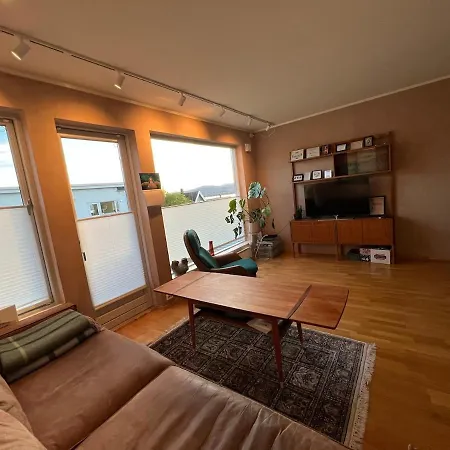 Apartment Cozy Terrace House With 3 Bedrooms And Parking