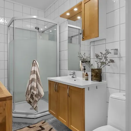Apartment Cozy Terrace House With 3 Bedrooms And Parking *
