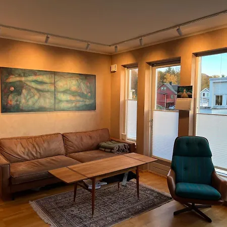 Apartment Cozy Terrace House With 3 Bedrooms And Parking